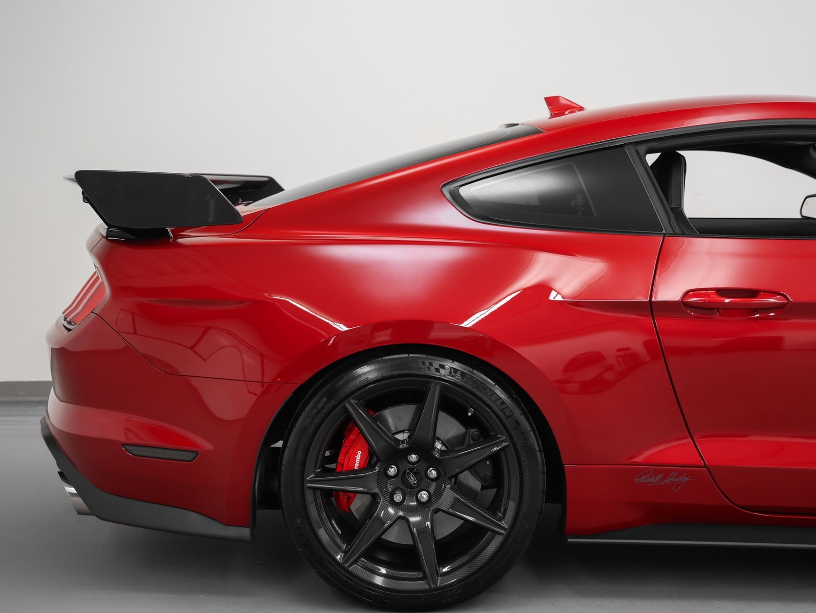 Used 2020 Ford Mustang Shelby GT500 w/ Carbon Fiber Track Pack image 14