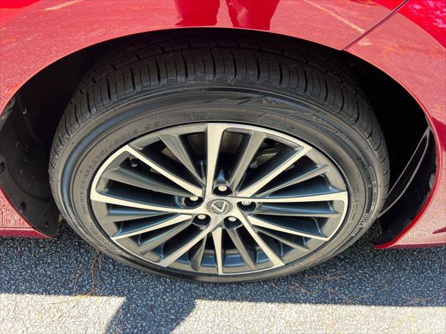 Certified 2025 Lexus ES 300h w/ Premium Package FWD image 12