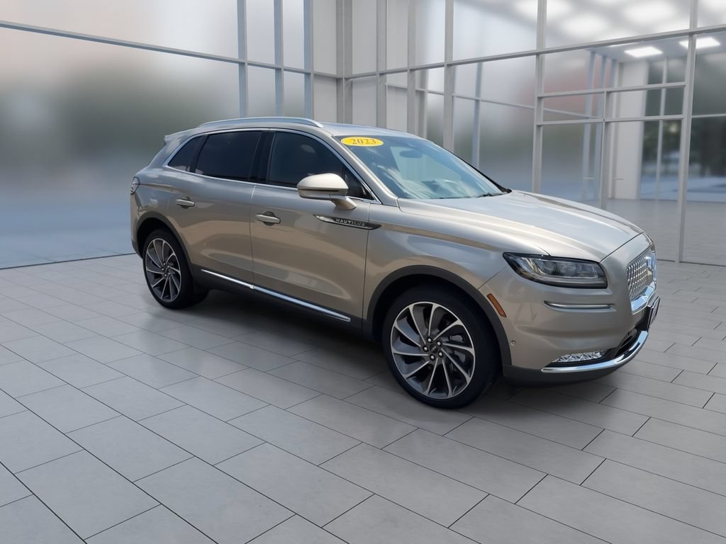 Used 2023 Lincoln Nautilus Reserve w/ Equipment Group 202A AWD/4WD image 9