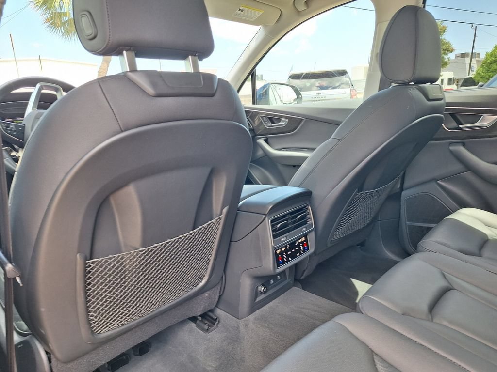 Used 2022 Audi Q7 2.0T Premium Plus AWD/4WD image 24