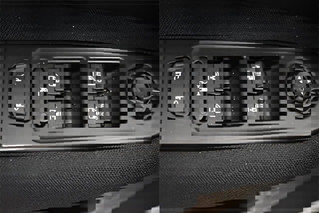 Used 2021 Jeep Renegade Latitude w/ Sun & Sound Group image 23