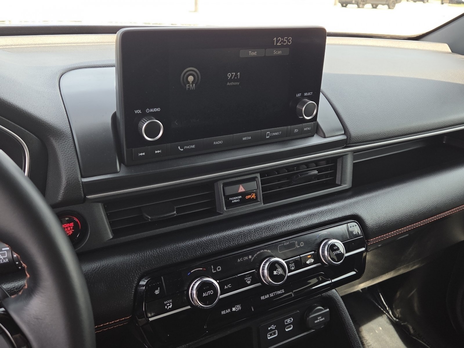 Used 2025 Honda Pilot Sport image 27