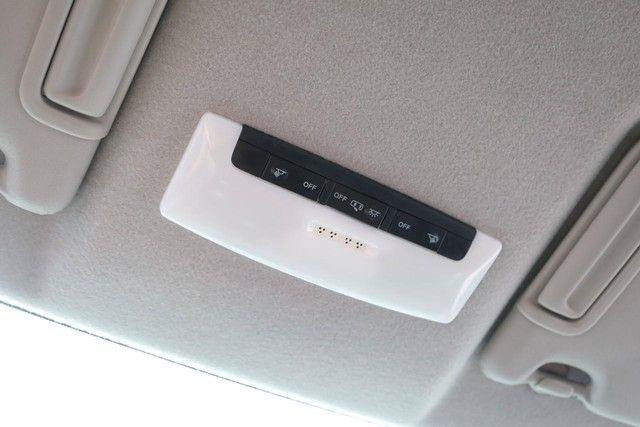 Used 2018 Nissan Kicks SR FWD image 16