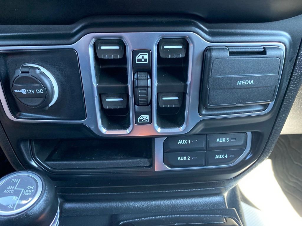Used 2023 Jeep Wrangler Unlimited Sahara w/ Cold Weather Group AWD/4WD image 39