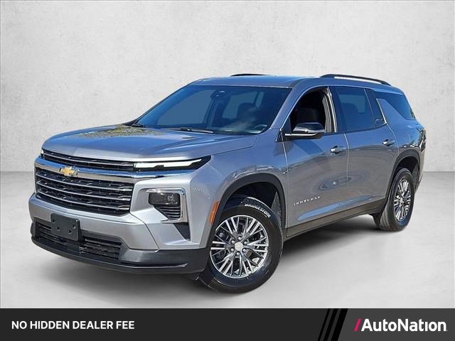 Used 2025 Chevrolet Traverse LT