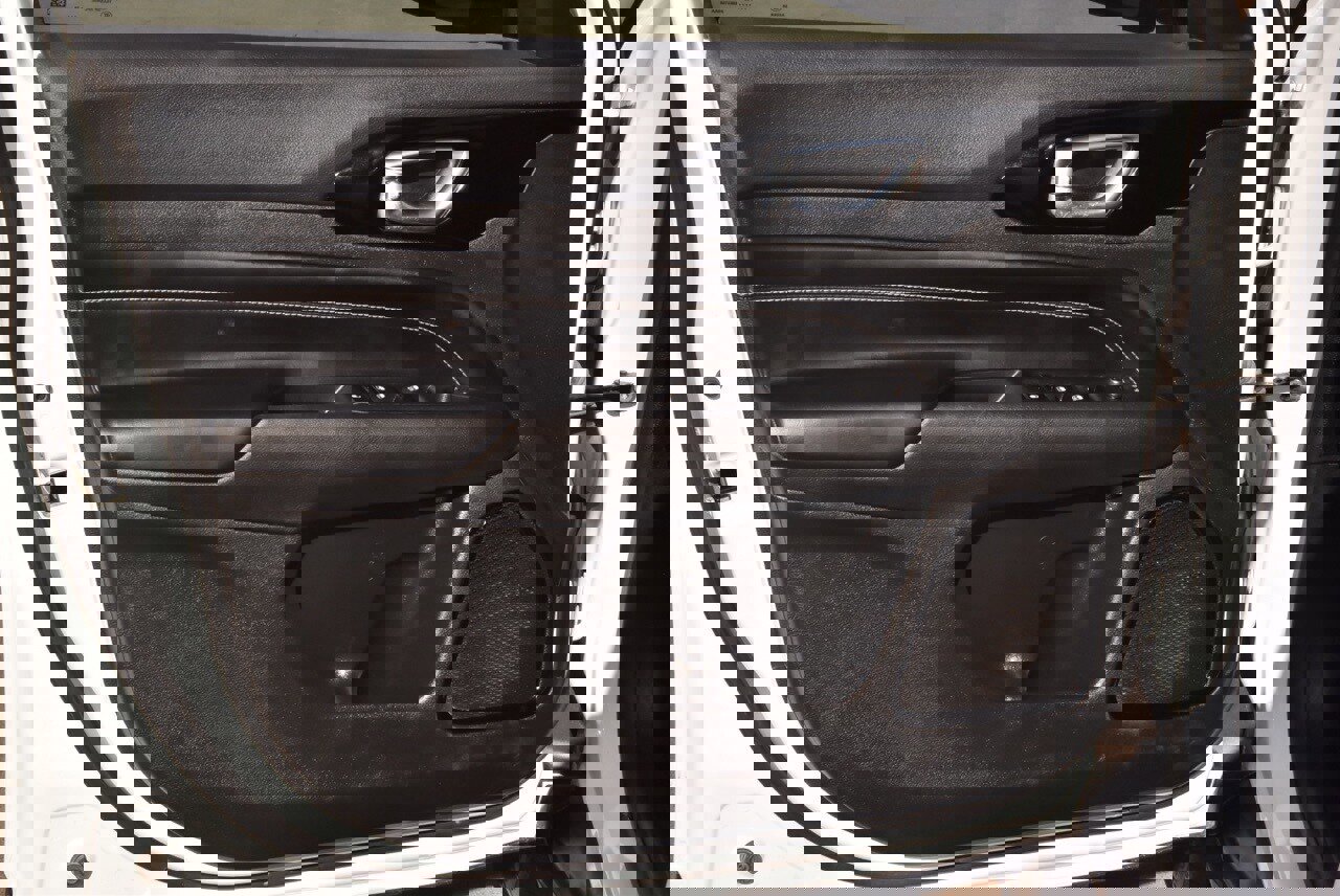 Used 2024 Jeep Compass Latitude w/ Altitude Special Edition image 33