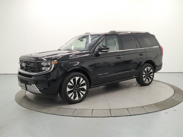 Used 2025 Ford Expedition Platinum w/ Driver's Package AWD/4WD image 4
