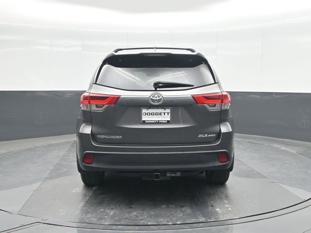 Used 2017 Toyota Highlander XLE image 14