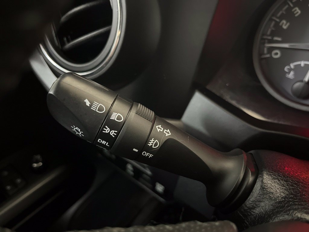 Used 2018 Toyota Tacoma TRD Off-Road AWD/4WD image 60