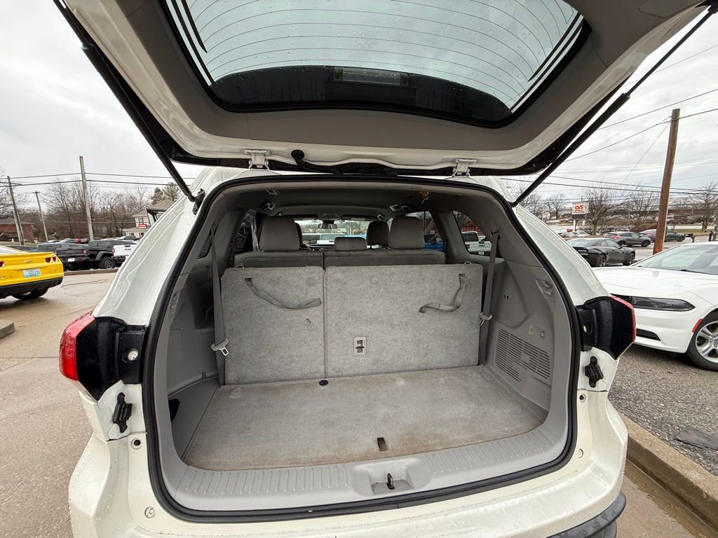 Used 2017 Toyota Highlander LE FWD image 26
