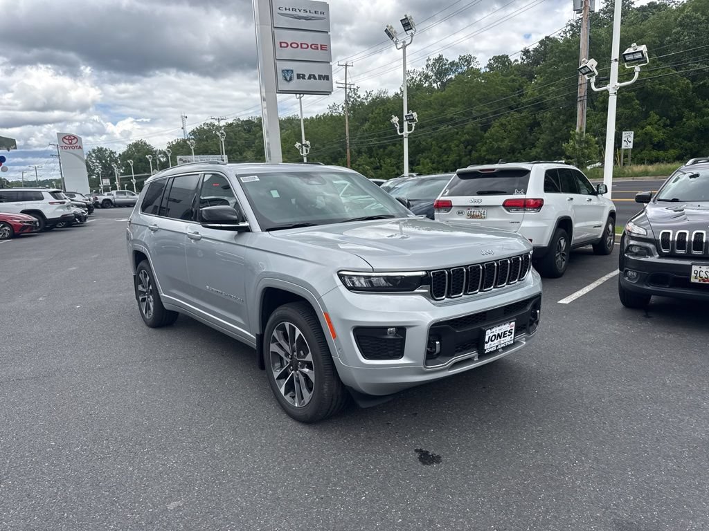 New 2025 Jeep Grand Cherokee L Overland w/ Luxury Tech Group IV AWD/4WD image 2