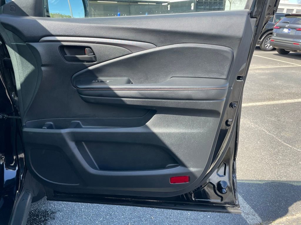 Certified 2023 Honda Passport TrailSport image 30