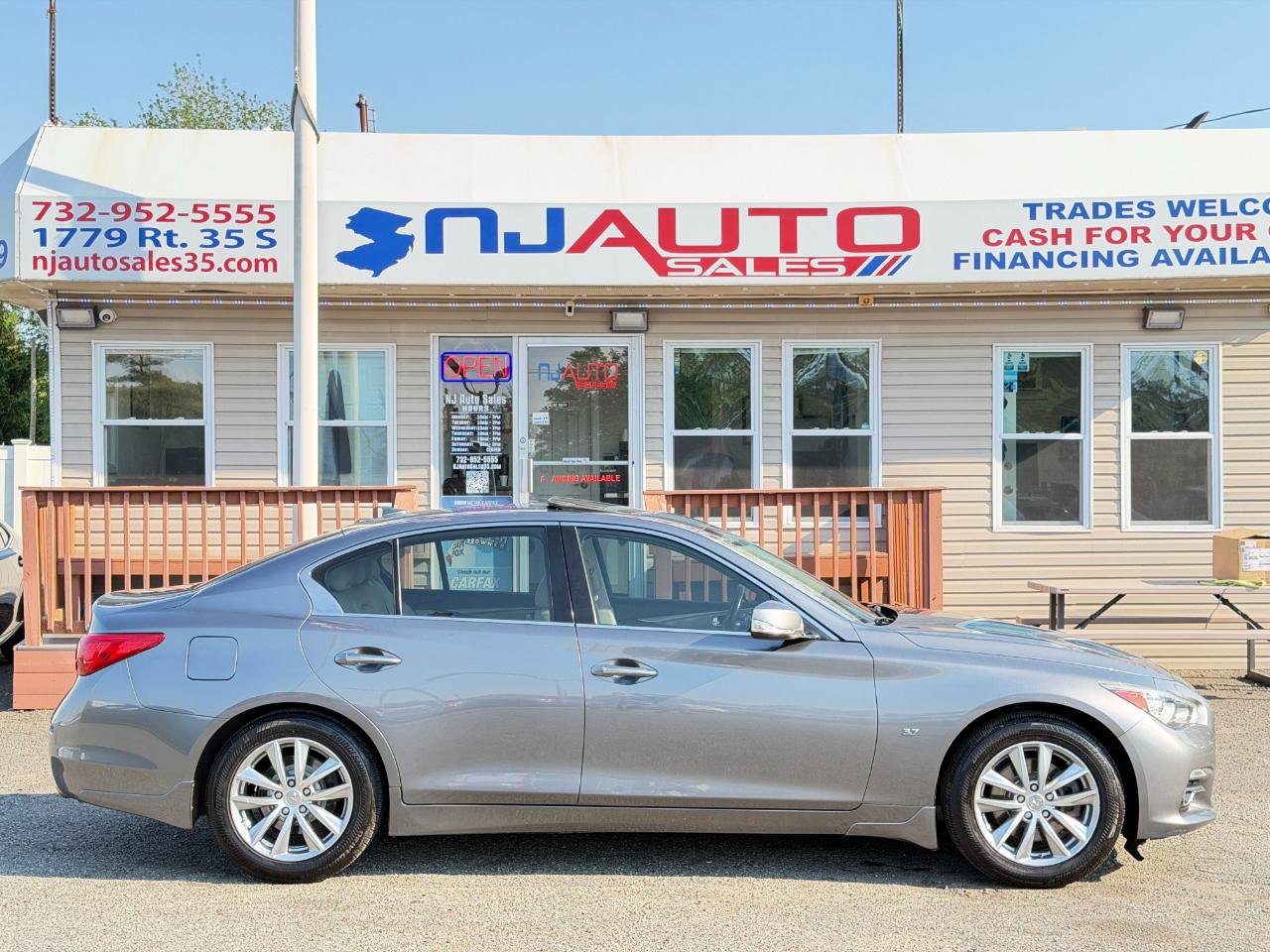 Used 2014 INFINITI Q50 AWD w/ Moonroof Package image 3