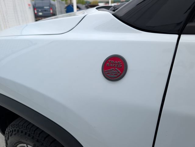 Used 2025 Jeep Compass Trailhawk AWD/4WD image 9
