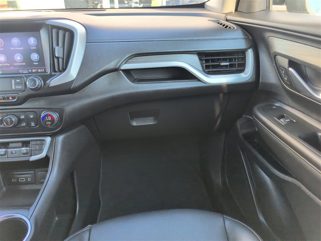 Used 2024 GMC Terrain SLT image 17