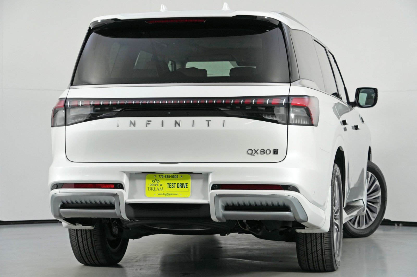 Used 2025 INFINITI QX80 Luxe w/ Cargo Package AWD/4WD image 5