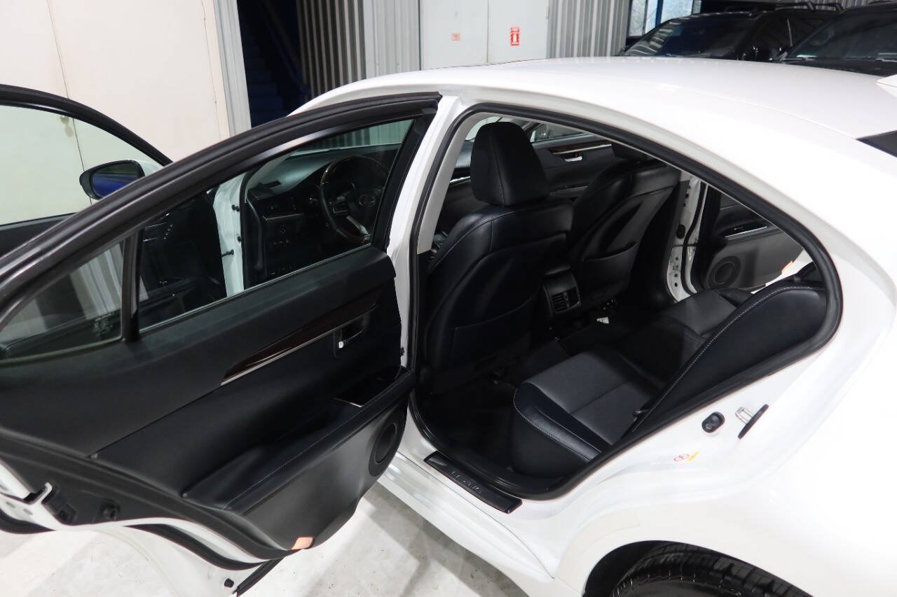 Used 2018 Lexus ES 350 w/ Navigation System Package FWD image 16