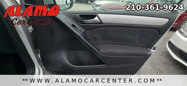 Used 2013 Volkswagen Golf 4-Door FWD image 17