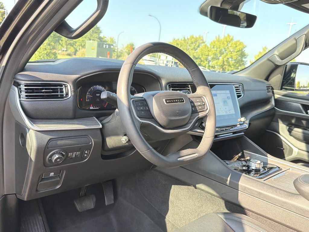 Used 2024 Jeep Wagoneer Series II w/ Flexible Seating Group RWD image 10
