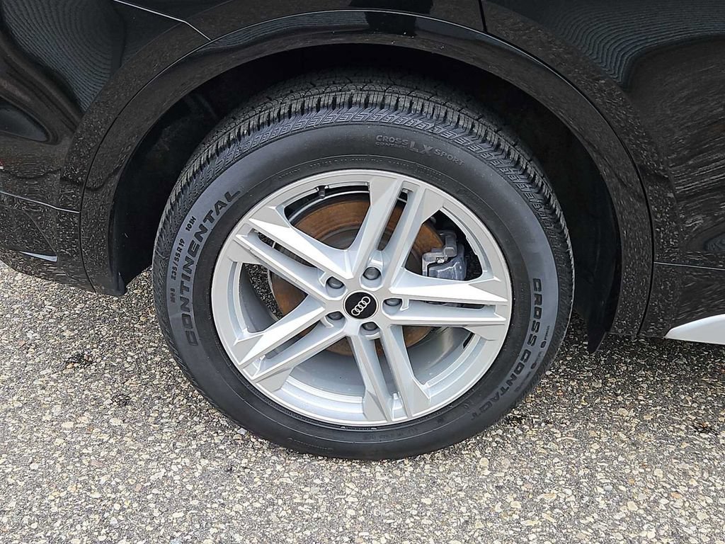 Certified 2024 Audi Q5 e Premium AWD/4WD image 9