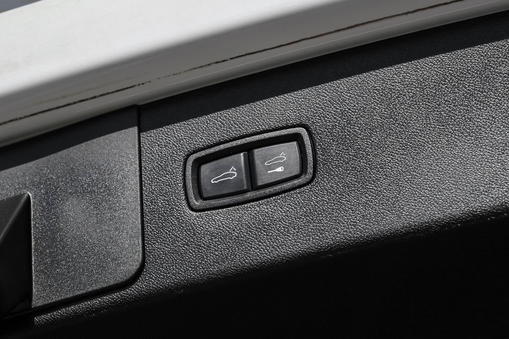 Used 2022 Porsche Cayenne AWD/4WD image 59