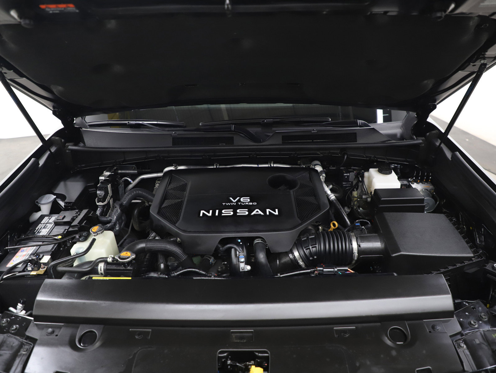 Used 2025 Nissan Armada PRO-4X w/ Pro-4X Premium Package image 34