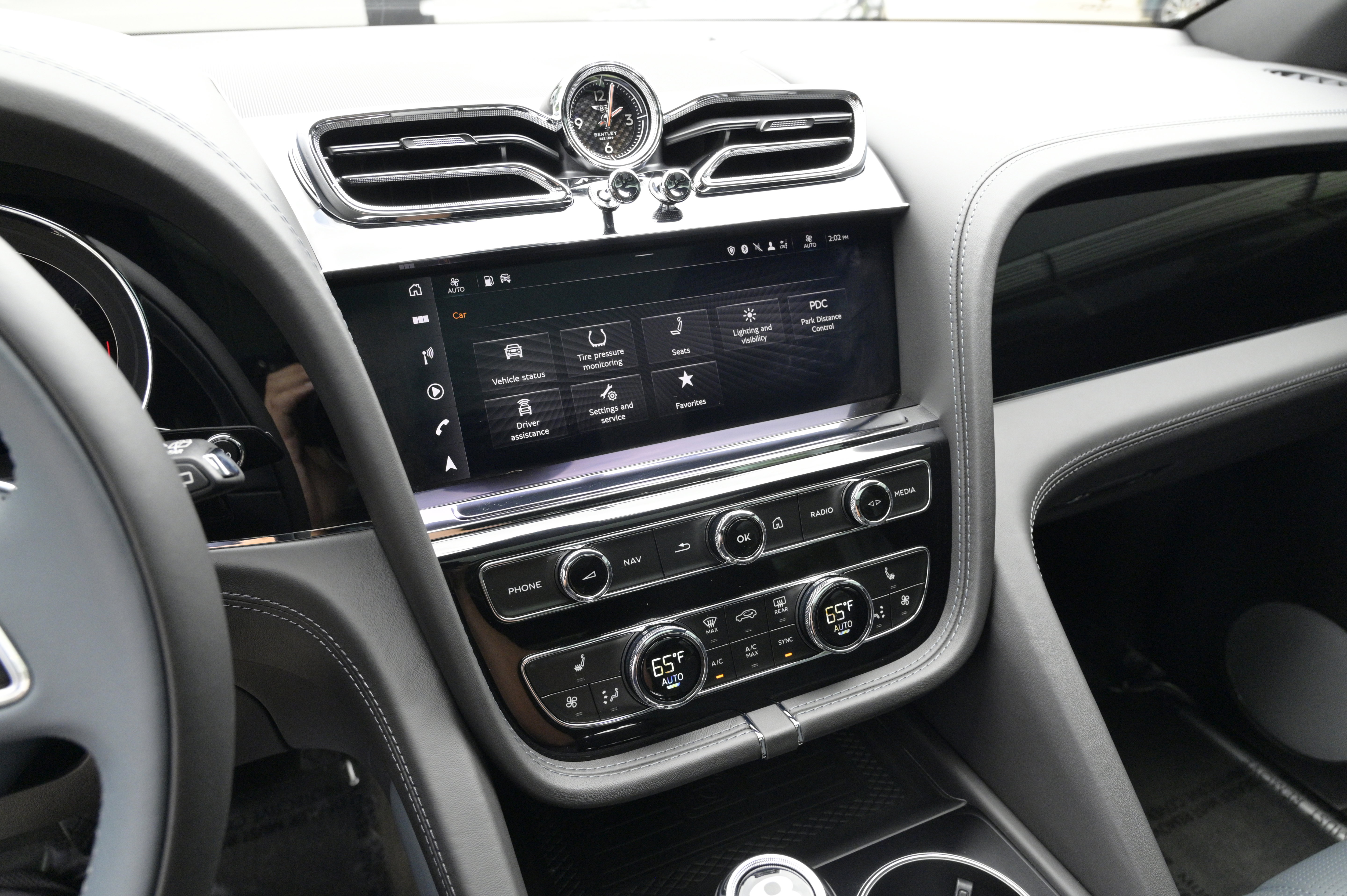 Used 2021 Bentley Bentayga AWD/4WD image 27