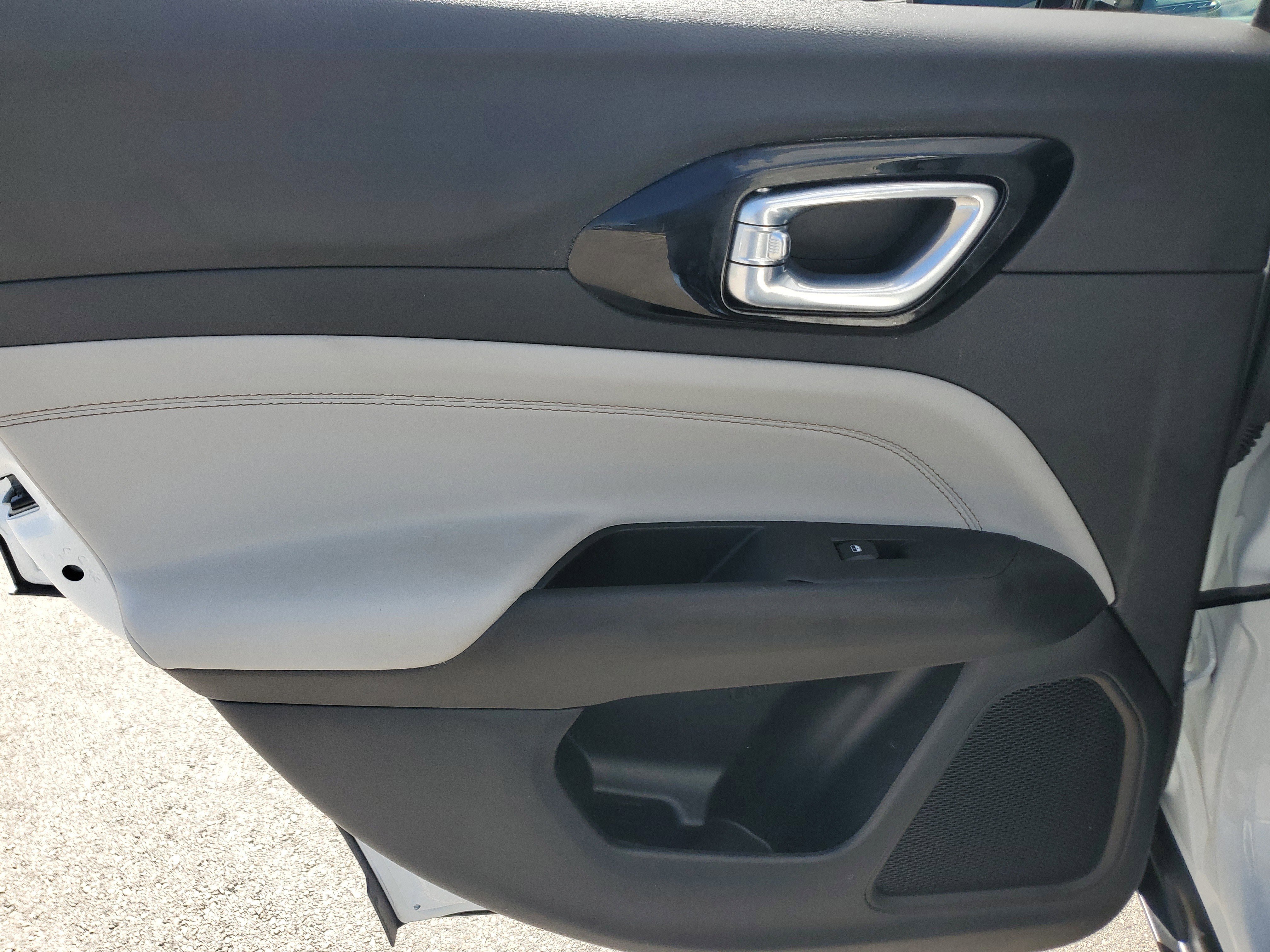 Used 2022 Jeep Compass Limited image 27