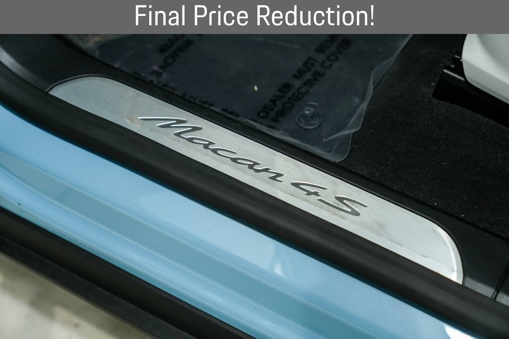 Used 2025 Porsche Macan 4S Electric AWD/4WD image 24