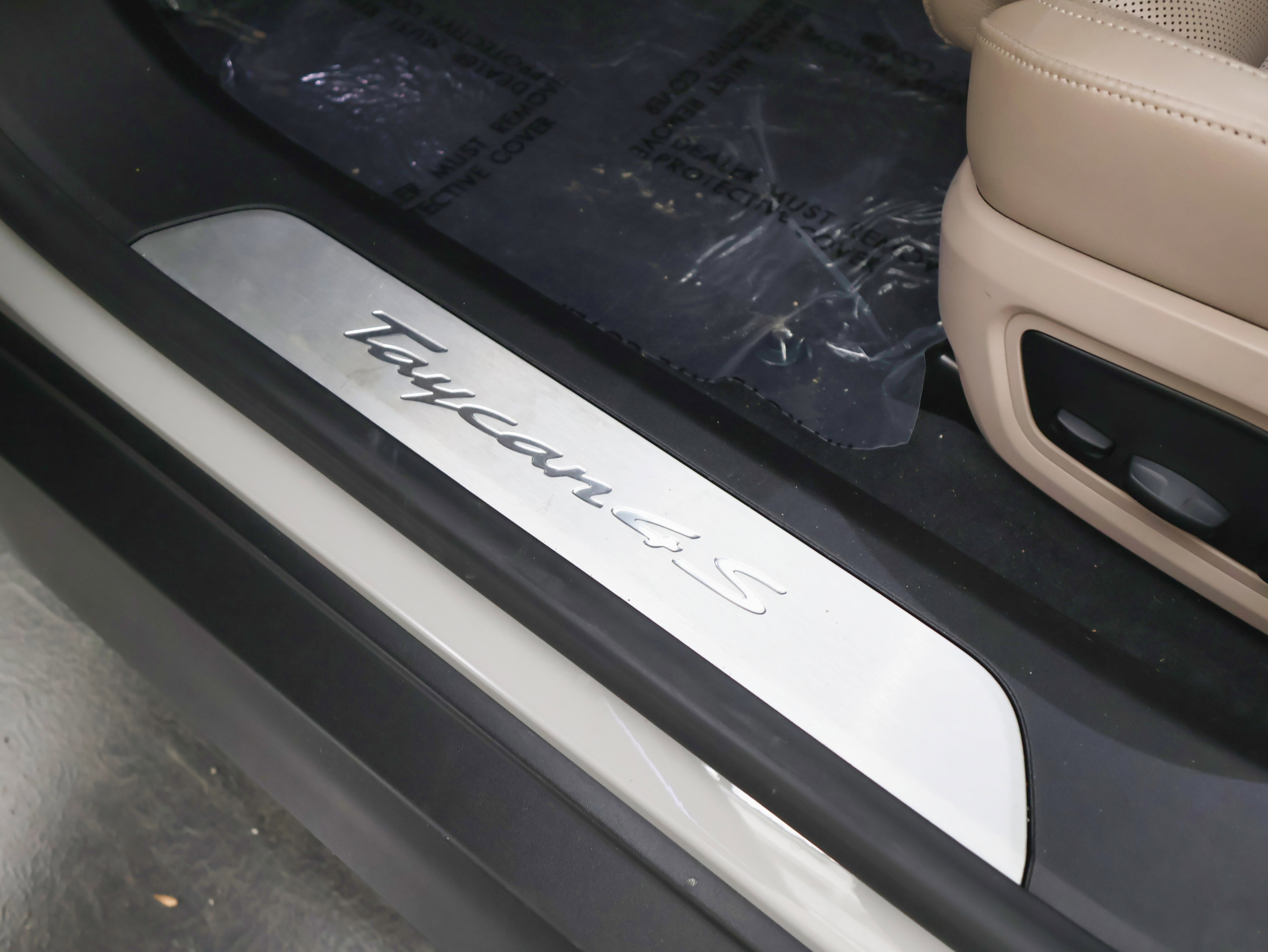 Used 2022 Porsche Taycan 4S image 22