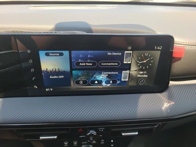 New 2025 Nissan Kicks SR w/ Illumination Package image 12