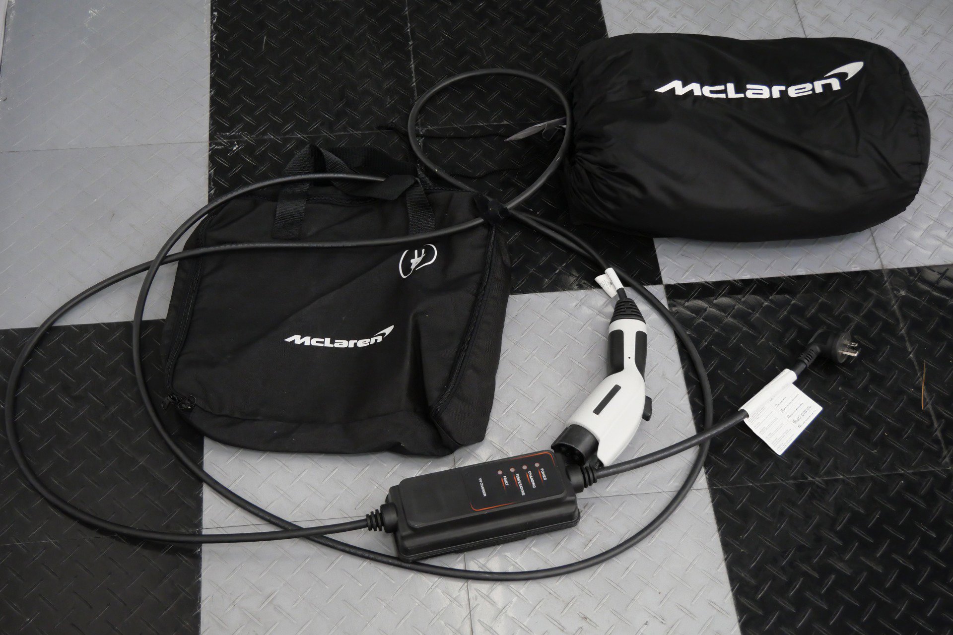 Used 2024 McLaren Artura image 33