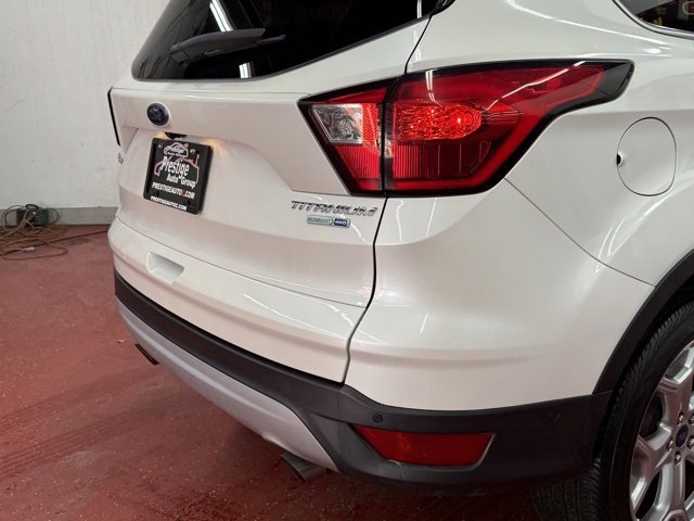 Used 2019 Ford Escape Titanium image 18