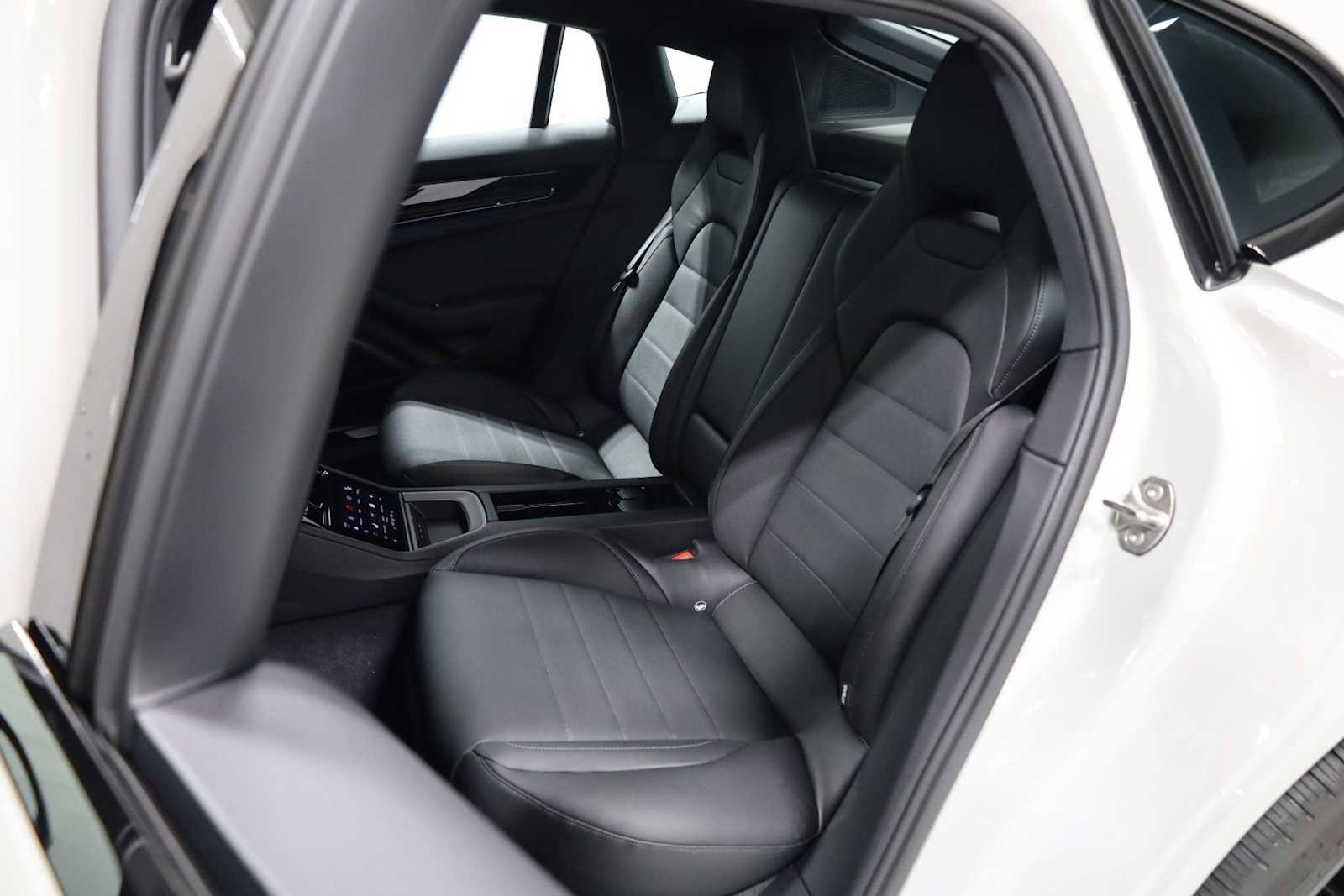 New 2026 Porsche Panamera image 35