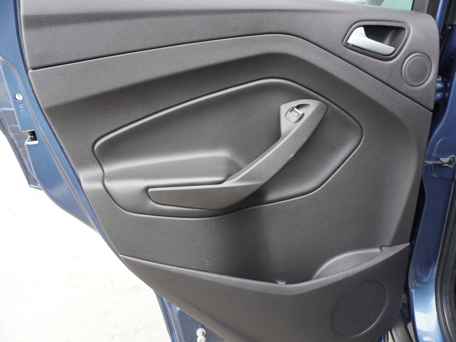 Used 2018 Ford Escape Titanium w/ Ford Safe & Smart Package image 12