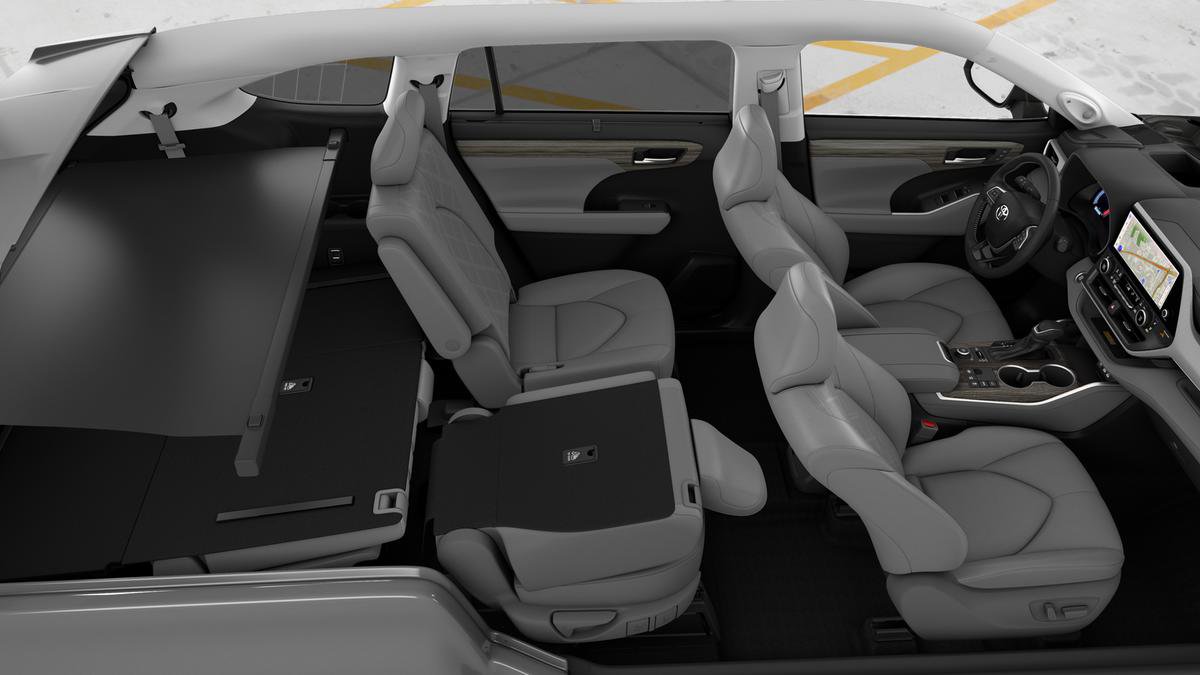 New 2026 Toyota Highlander Platinum image 14
