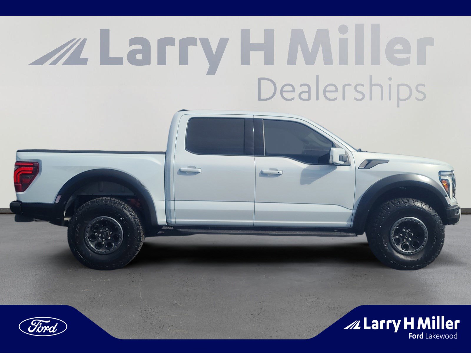 Used 2025 Ford F150 Raptor AWD/4WD image 6