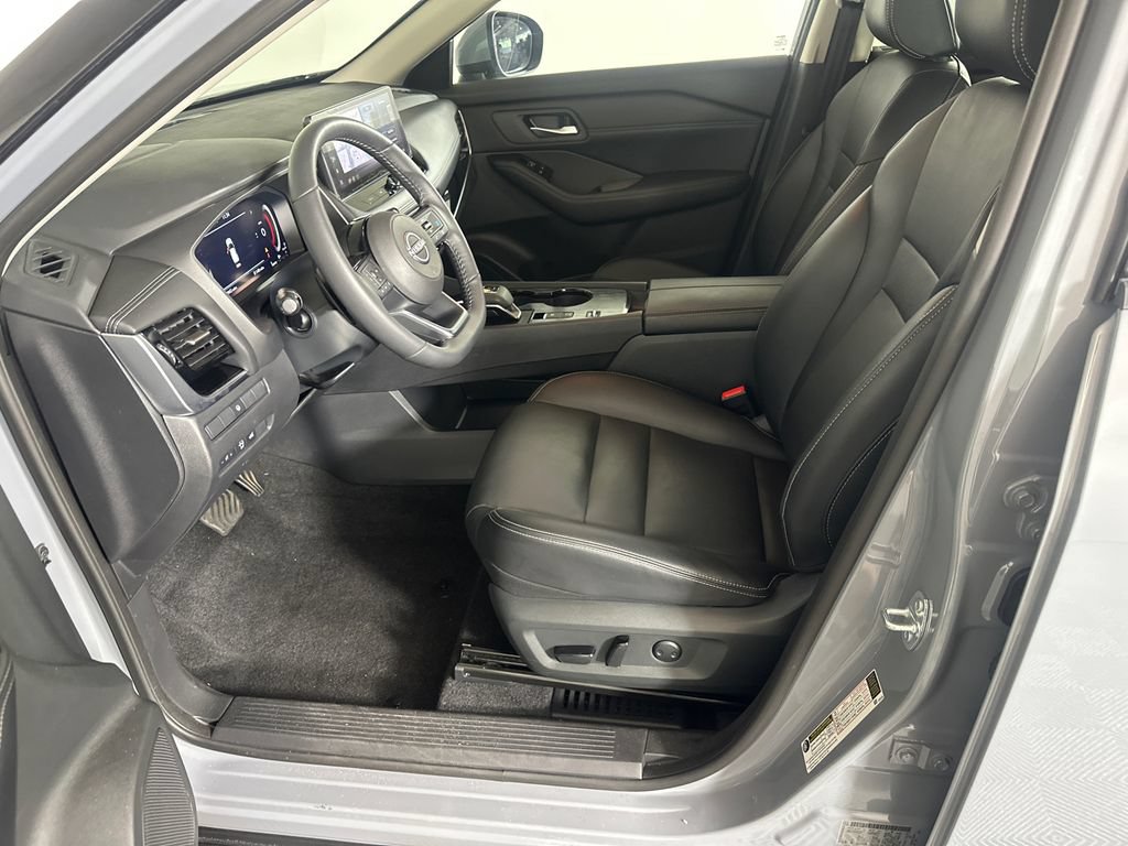 Used 2024 Nissan Rogue SL w/ SL Premium Package FWD image 9