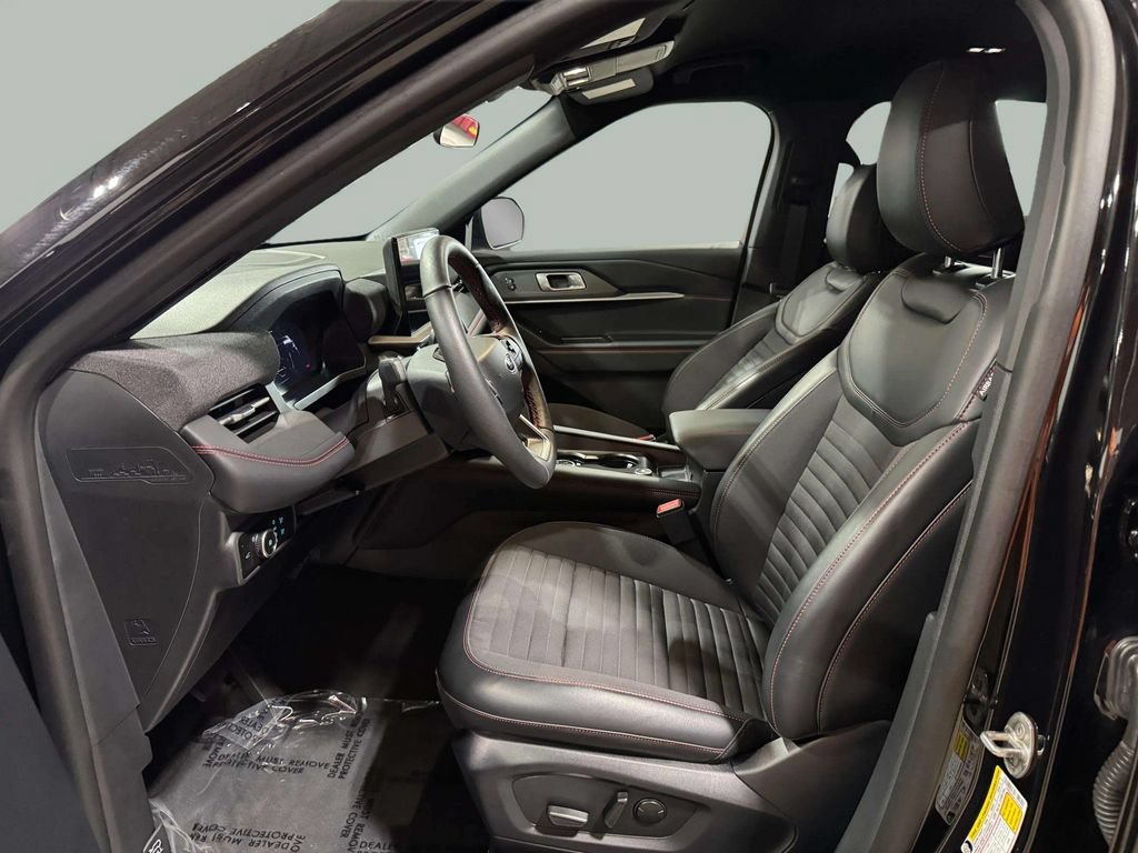 Used 2026 Ford Explorer ST-Line w/ ST-Line Street Pack AWD/4WD image 21