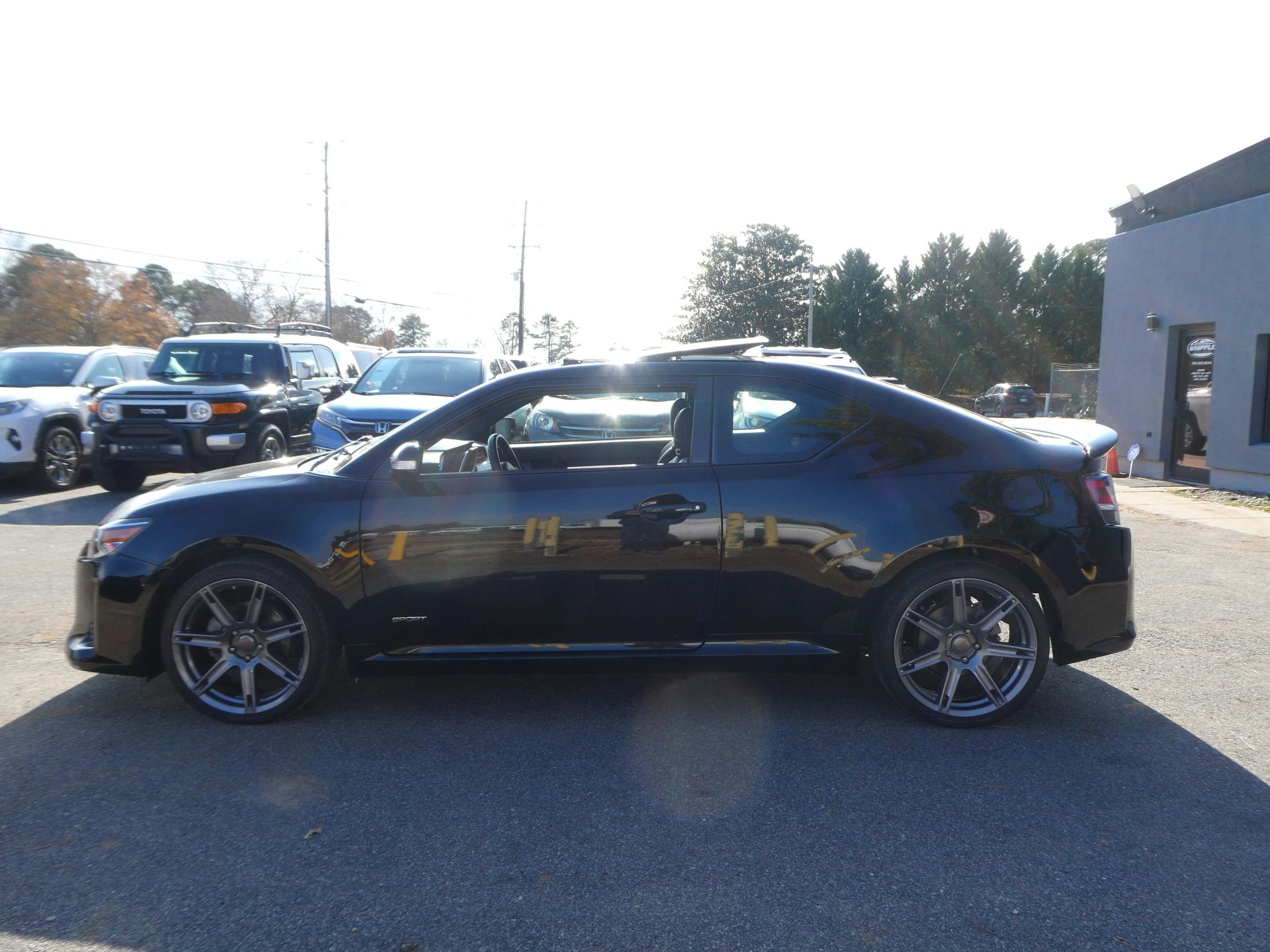 Used 2015 Scion tC image 9