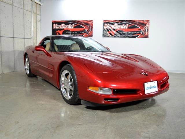Used 2004 Chevrolet Corvette Coupe w/ Preferred Equipment Group image 2