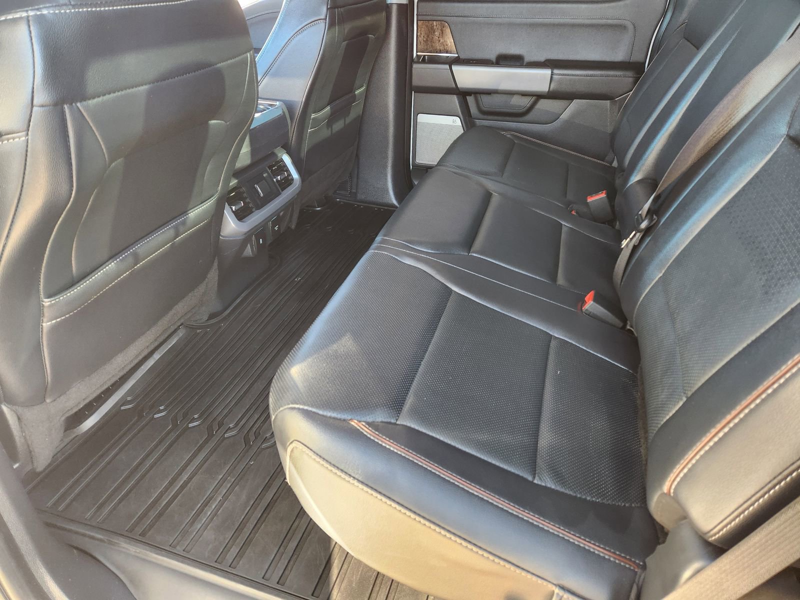 Used 2023 Ford F150 Lariat w/ Trailer Tow Package image 33