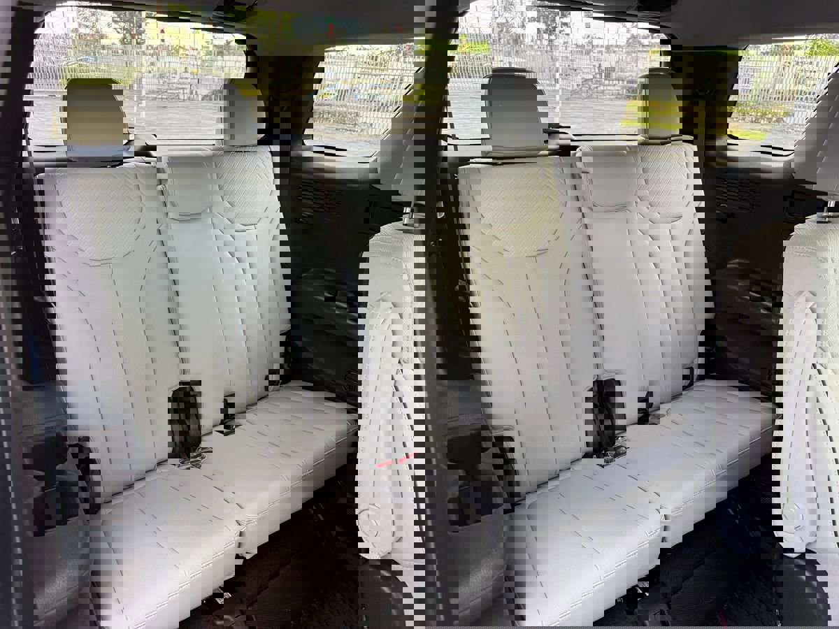 Used 2025 Hyundai Palisade SEL image 14