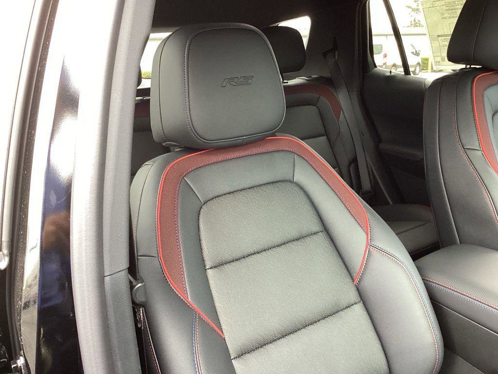 New 2026 Chevrolet Equinox RS w/ Safety and Technology Package FWD image 17