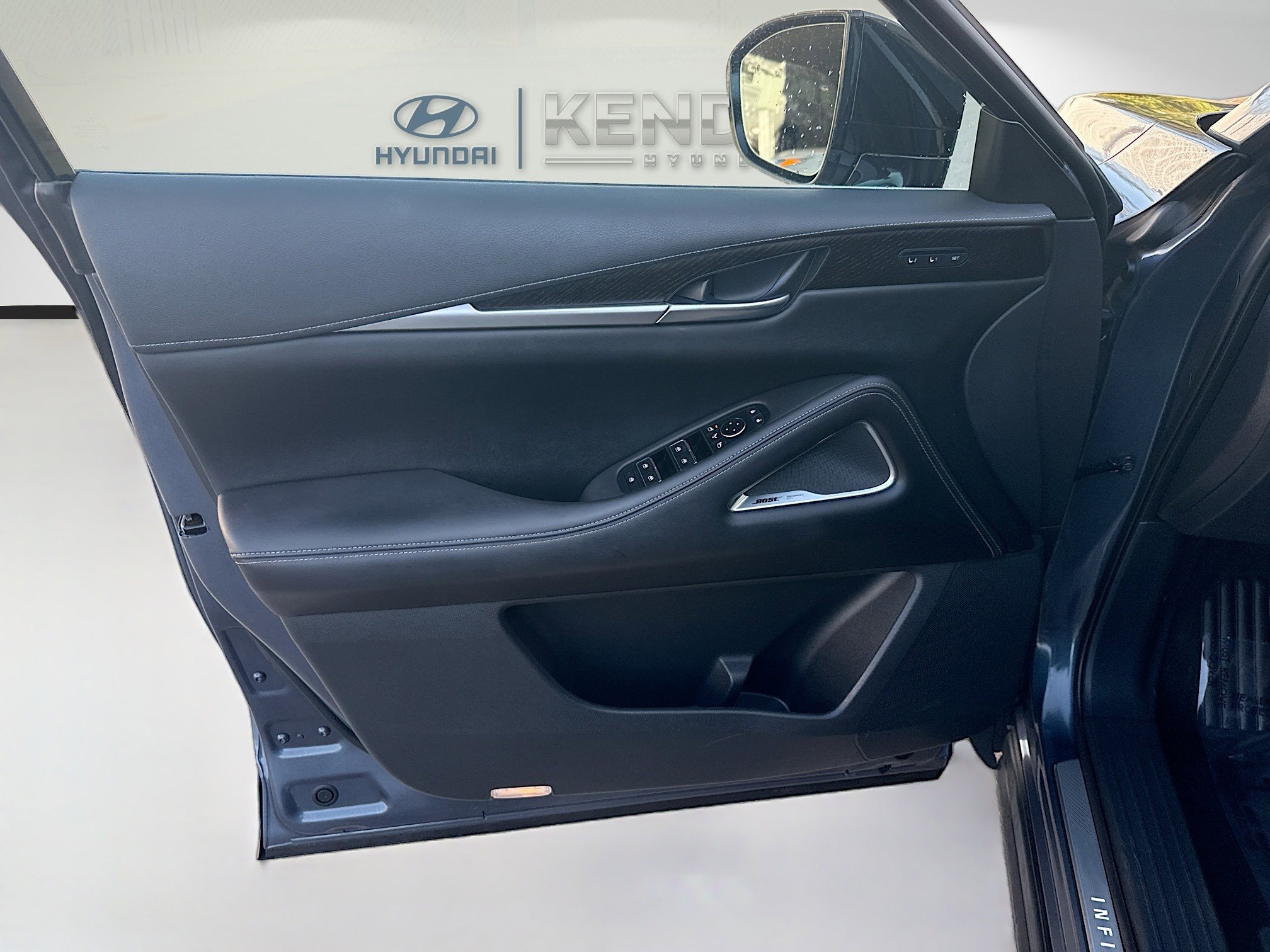 Used 2022 INFINITI QX60 Sensory w/ Cargo Package image 19