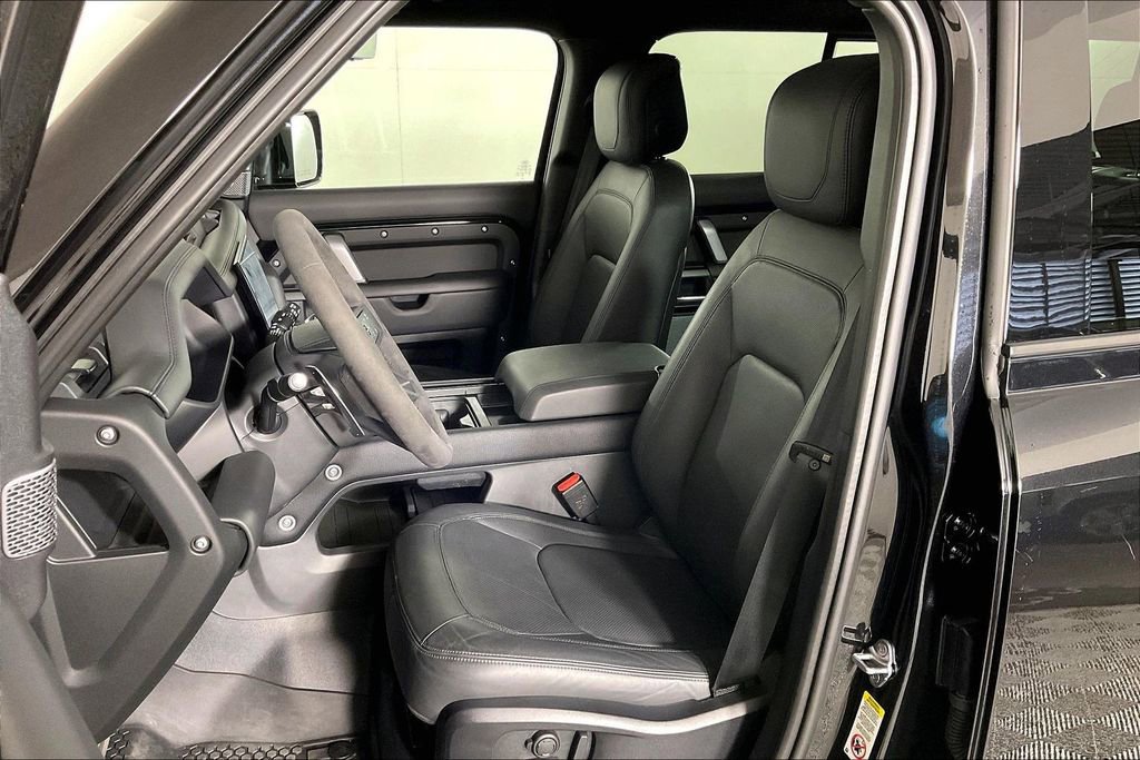 Used 2024 Land Rover Defender 110 V8 image 24