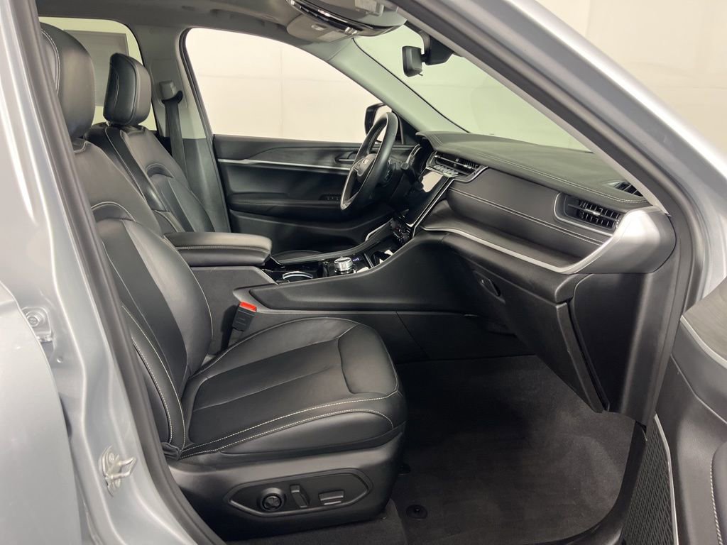 Used 2021 Jeep Grand Cherokee L Limited AWD/4WD image 7