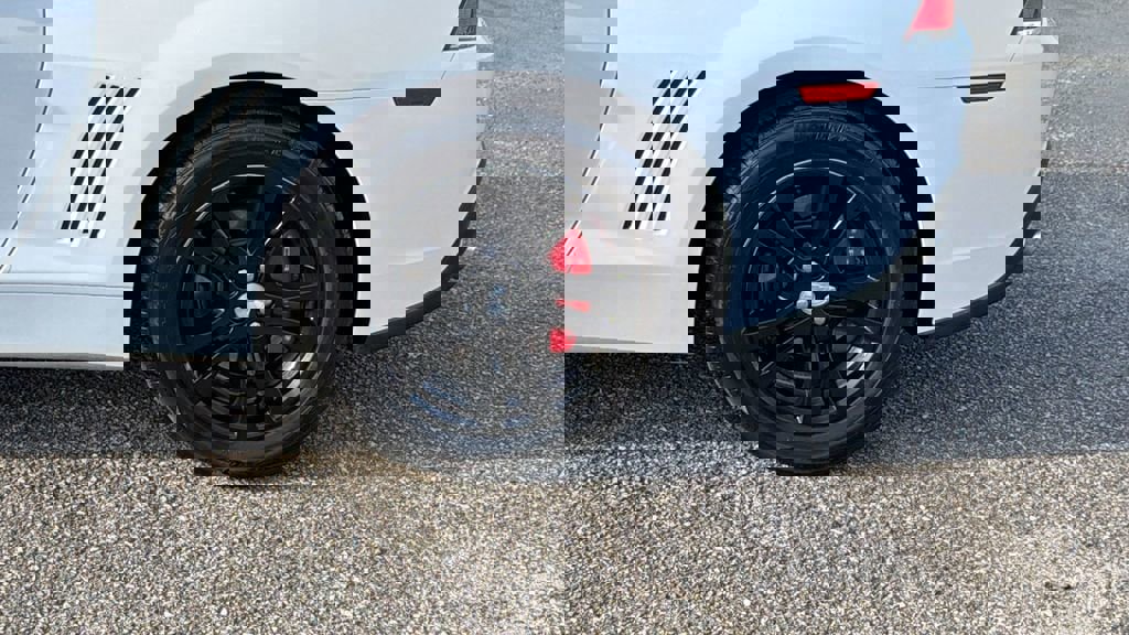 Used 2014 Chevrolet Camaro LS image 9