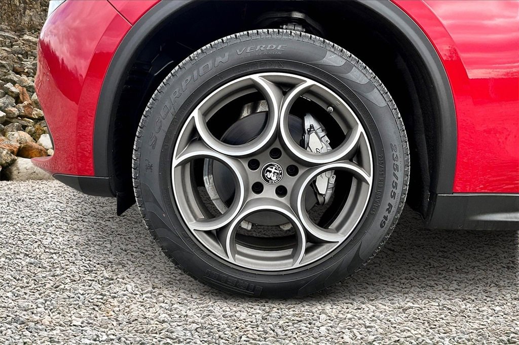 Used 2022 Alfa Romeo Stelvio Sprint image 8