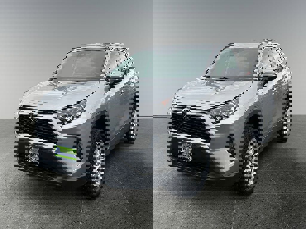 Used 2021 Toyota RAV4 XLE w/ XLE Grade Weather Package image 3